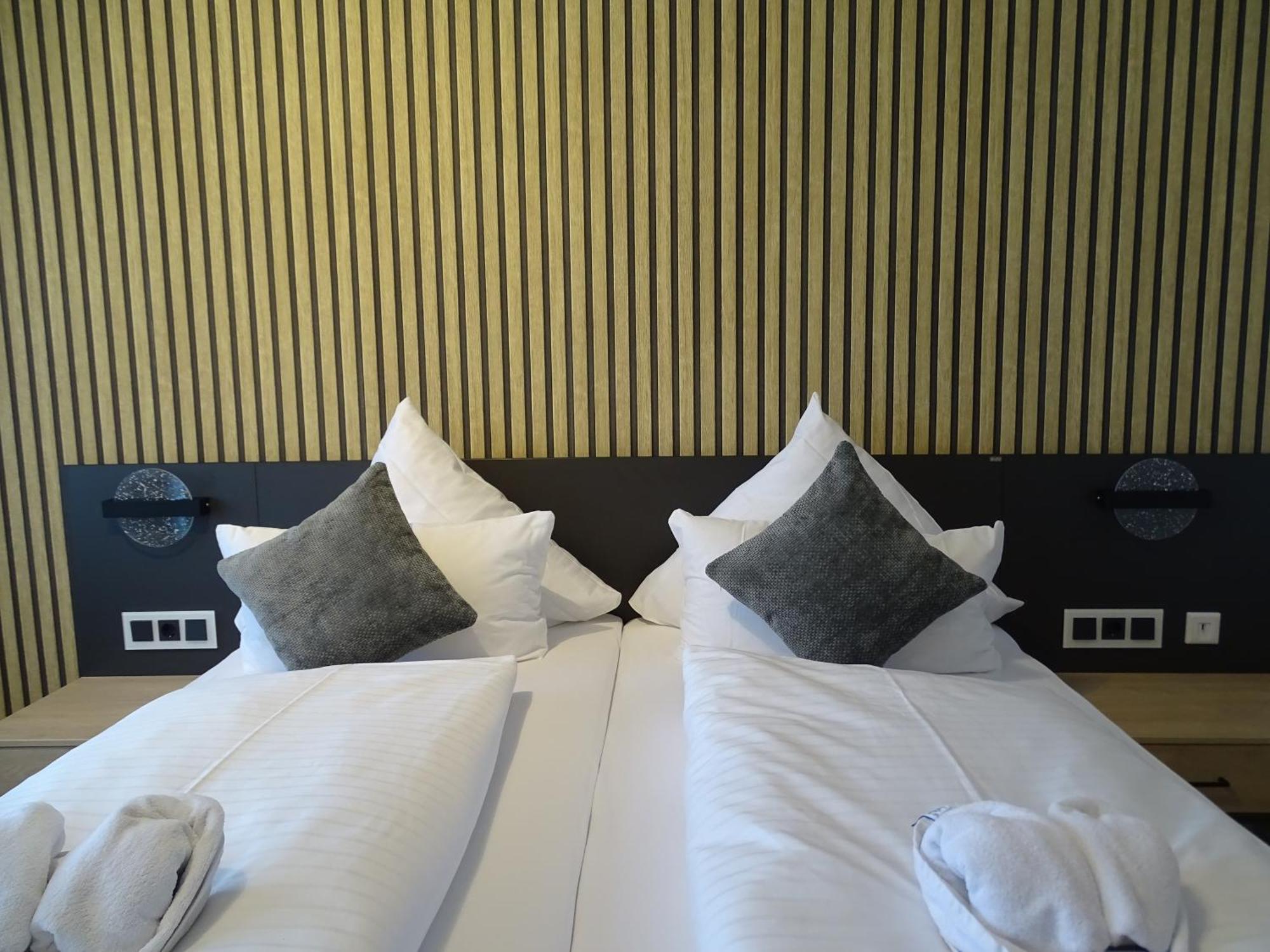 באד ווסטרנקוטן Hotel Zur Therme מראה חיצוני תמונה