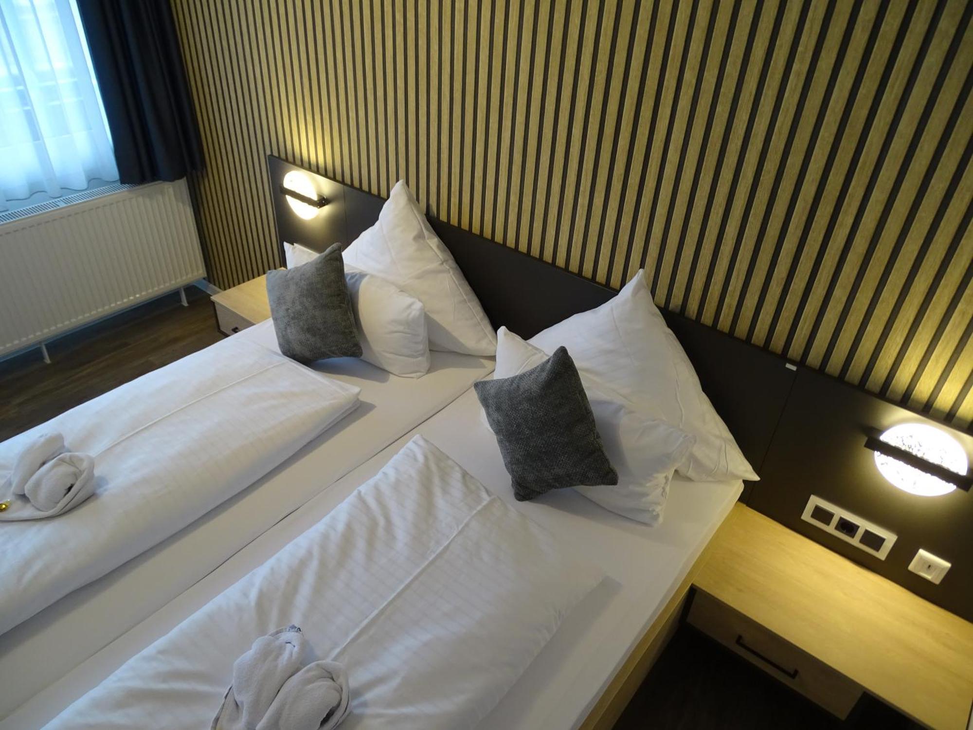 באד ווסטרנקוטן Hotel Zur Therme מראה חיצוני תמונה
