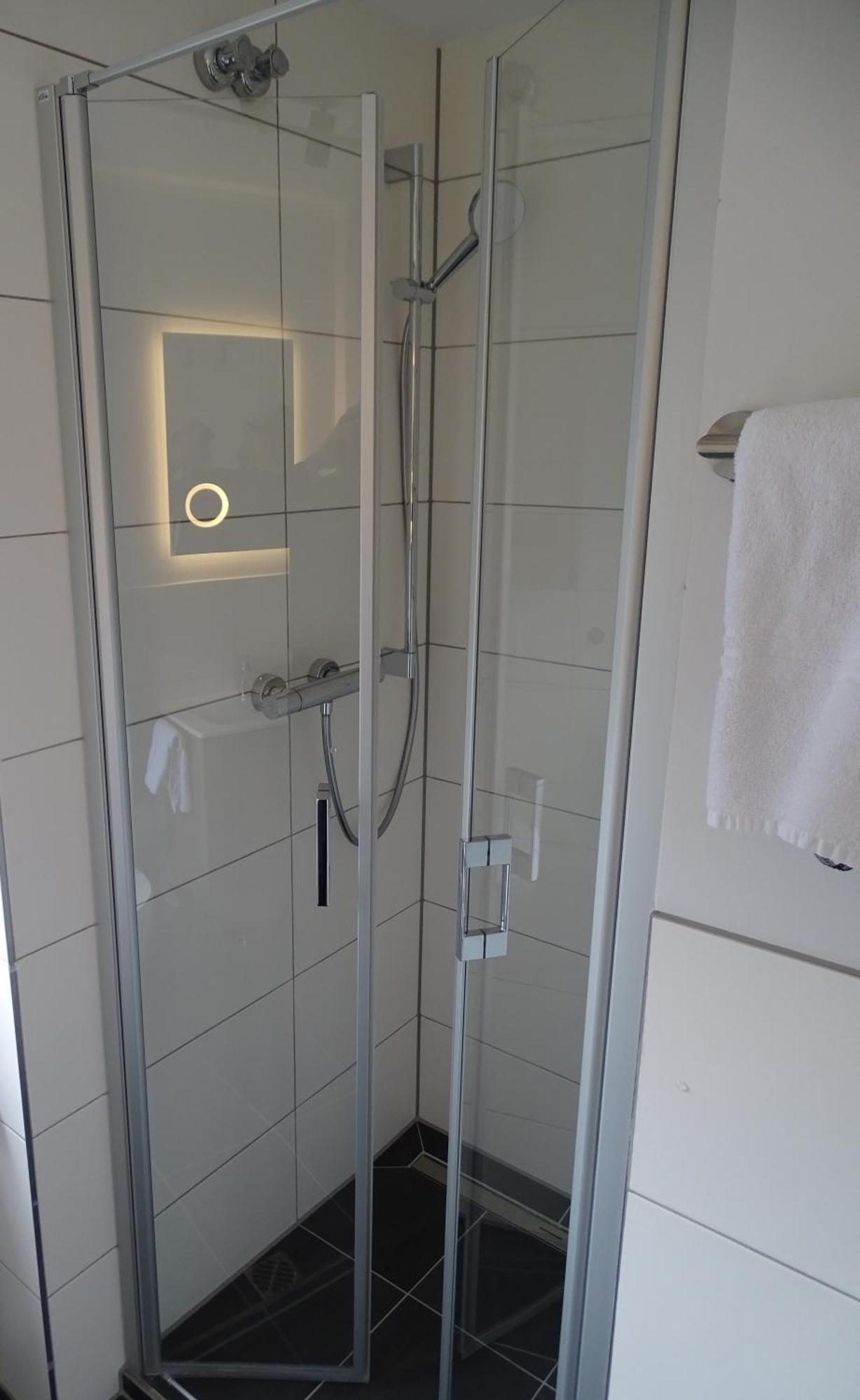 באד ווסטרנקוטן Hotel Zur Therme מראה חיצוני תמונה