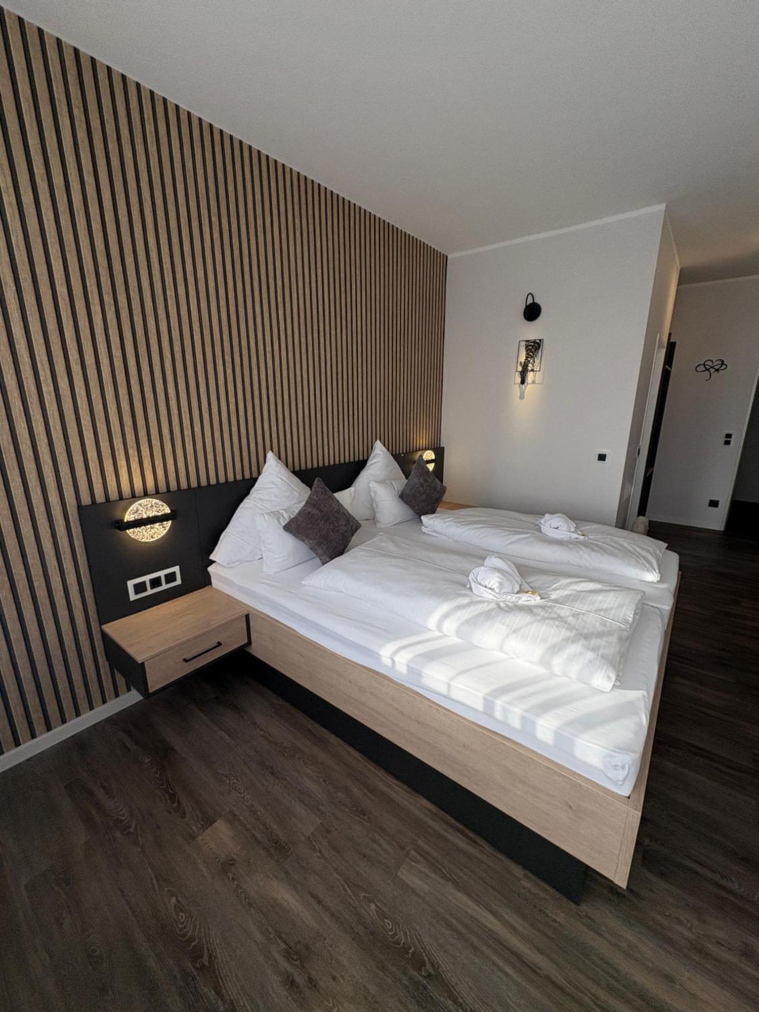 באד ווסטרנקוטן Hotel Zur Therme מראה חיצוני תמונה